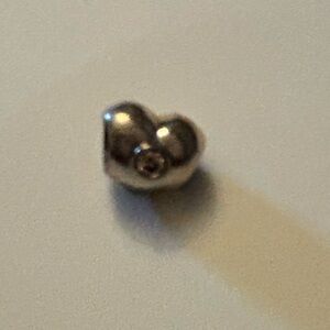 Pandora heart pink gem in middle